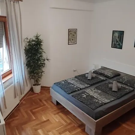 Paris 2 Night Private Parking Apartment Nis