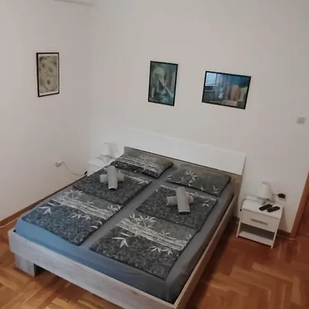 Paris 2 Night Private Parking