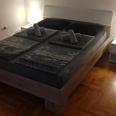 Paris 2 Night Private Parking