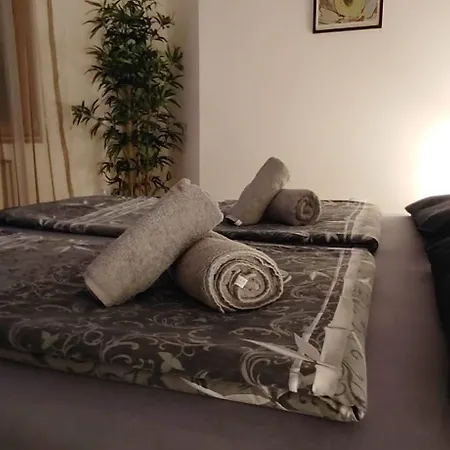 Paris 2 Night Private Parking Apartman