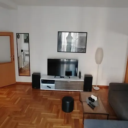 Paris 2 Night Private Parking