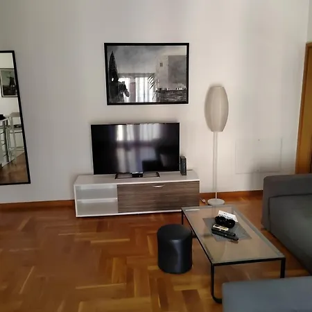 Paris 2 Night Private Parking Apartman Nis